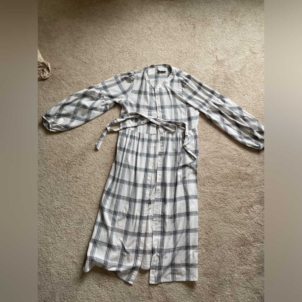 Long sleeve midi dress perfect for fall